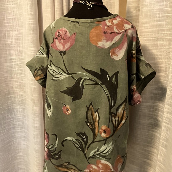 100% linen summer top breezy and light - has not been worn - Picture 2 of 3